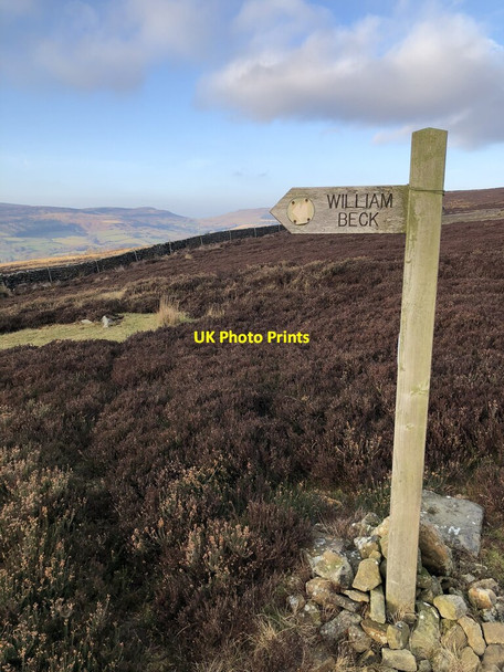 Photo 6"x4" Footpath Signpost To William Beck Seave Green c2022