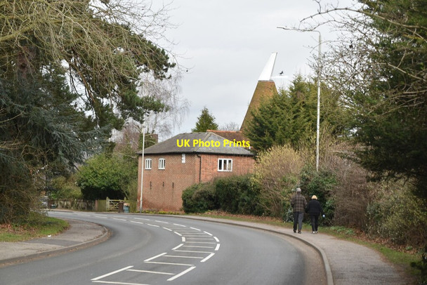 Photo 6"x4" Putlands Oast Paddock Wood\/TQ6744 c2021