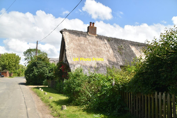 Photo 6"x4" Bumble Bee Cottage Abington Pigotts c2021