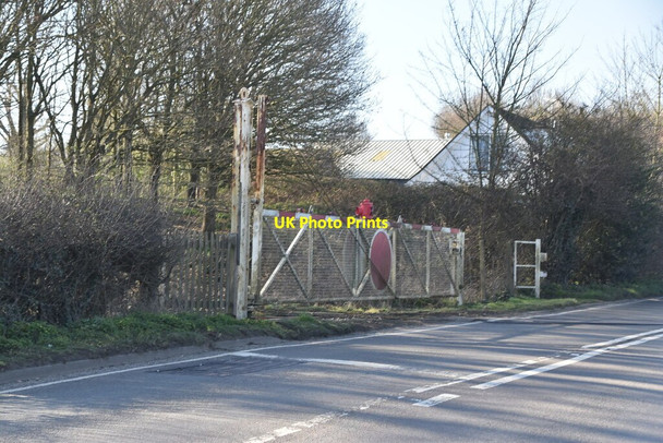 Photo 6"x4" Level crossing gate Newenden c2021