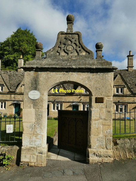 Photo 6"x4" Entrance to Cornish's Almshouses, Church Street, Chipping Norton Chipping Norton c2021