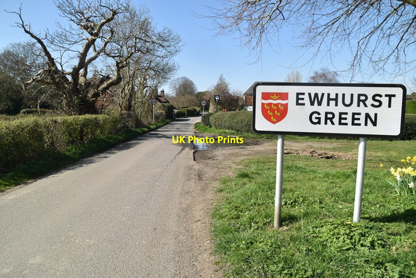 Photo 6"x4" Entering Ewhurst Green Ewhurst Green\/TQ7924 c2021
