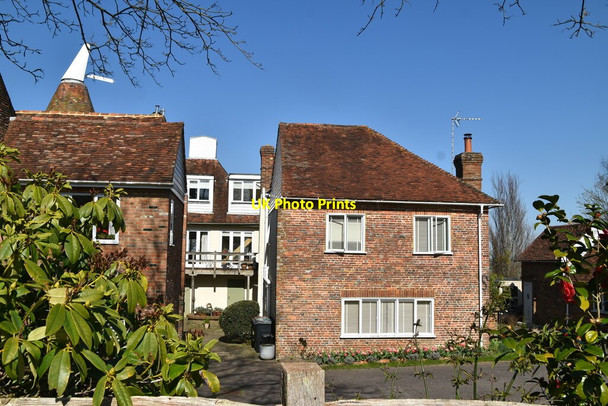 Photo 6"x4" The Oast Houses Ewhurst Green\/TQ7924 c2021