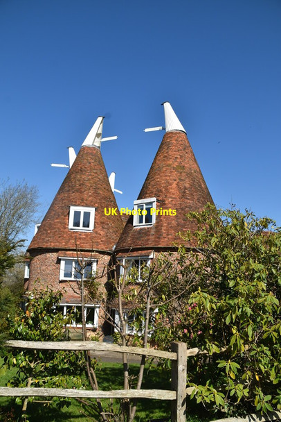Photo 6"x4" The Oast Houses Ewhurst Green\/TQ7924 c2021 P1