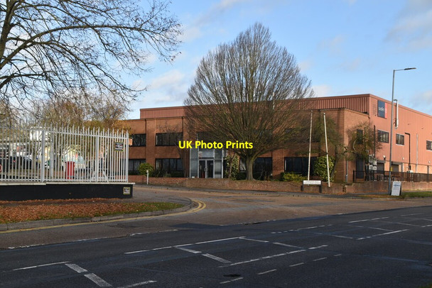 Photo 6"x4" Oakwood Hill Industrial Estate Loughton\/TQ4396 c2021 P1