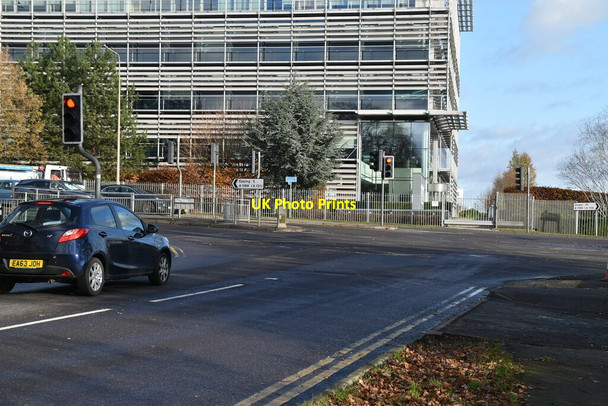 Photo 6"x4" Oakwood Hill meets A1168 Loughton\/TQ4396 c2021