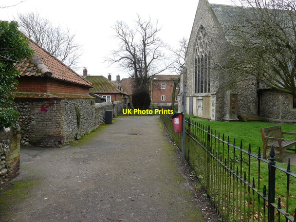 Photo 6"x4" South on Church Lane Fakenham c2022