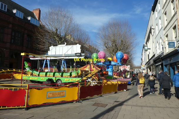 Photo 6"x4" Fairground rides on Parliament Street York\/SE5951 c2022