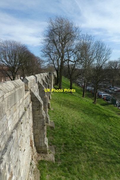 Photo 6"x4" City walls above Nunnery Lane York\/SE5951 c2022