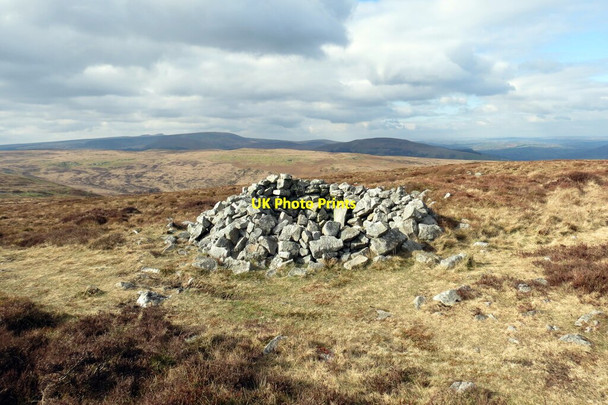 Photo 6"x4" Lloc ar Fynydd Llangynidr \/ Sheepfold on Mynydd Llangynidr Rassau c2022