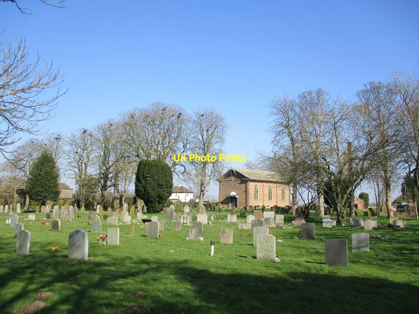 Photo 6"x4" Churchyard and St. Peter's church, Wildmore Bunker's Hill\/TF2653 c2022