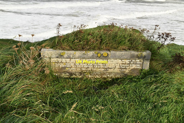 Photo 6"x4" Halifax Aircraft Crash Memorial, Tullan Strand Bundoran c2021