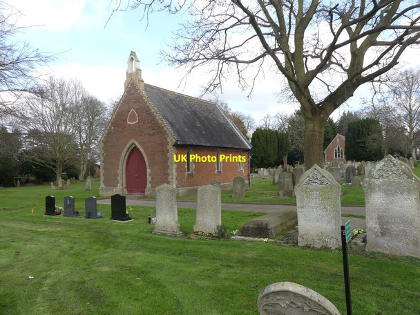 Photo 6"x4" Former small chapel in North Walsham Cemetery North Walsham c2022