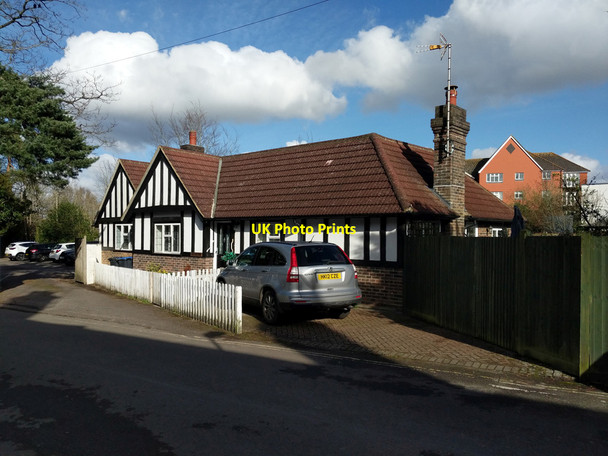 Photo 6"x4" Bungalow on Green Hedges Avenue, East Grinstead East Grinstead c2022