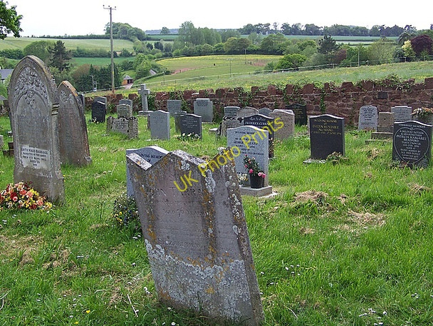 Photo 6"x4" Churchyard, Church of St George, Shillingford St George Shillingford St George c2009