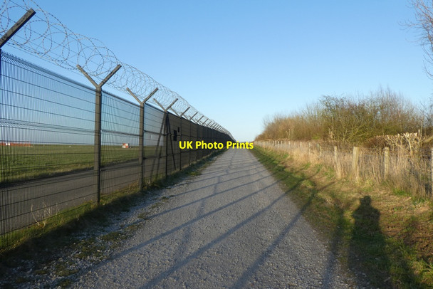Photo 6"x4" Along the security fence Morley\/SJ8282 c2022