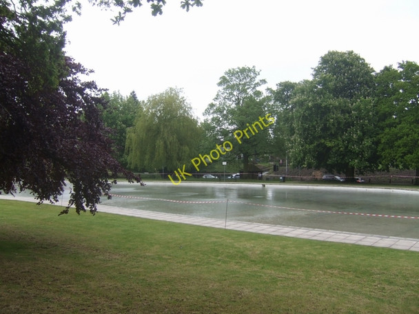 Photo 6"x4" No paddling today! Stockwell End c2009