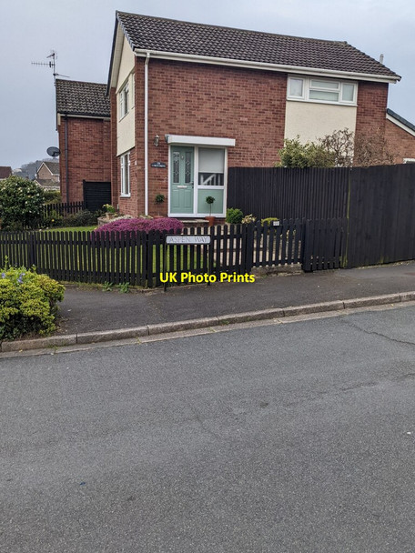 Photo 6"x4" House on a Malpas corner, Newport Croes-y-mwyalch c2022