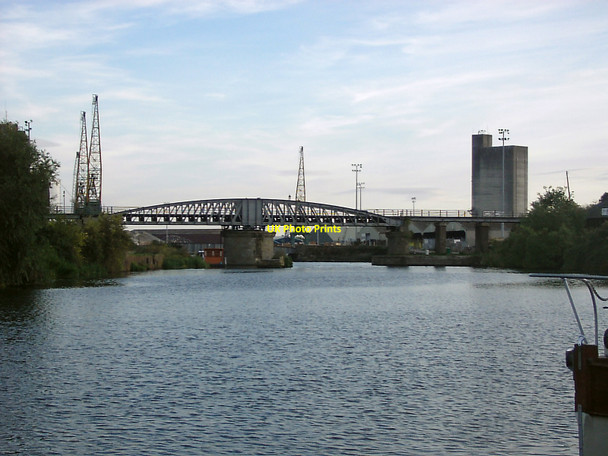 Photo 6"x4" High & Low Level bridges, Sharpness Docks Sharpness c2005
