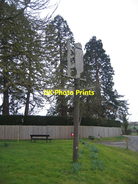 Photo 6"x4" Fenny Compton Sign Post Avon Dassett c2006