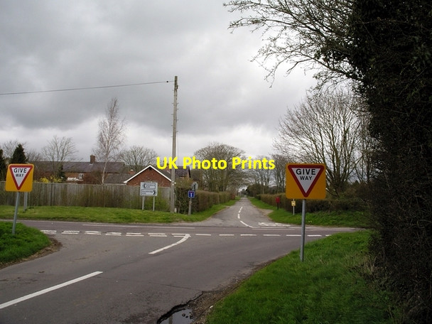 Photo 6"x4" Crossroads at Chattis Hill Nether Wallop c2006