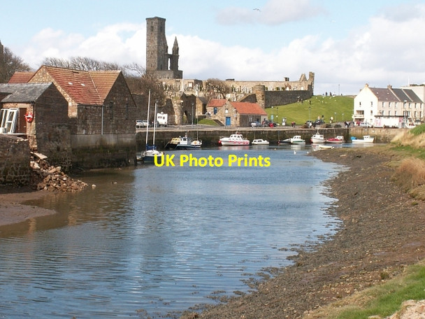 Photo 6"x4" Kinness Burn and inner harbour. St Andrews c2006