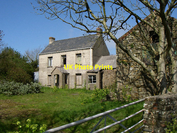 Photo 6"x4" Derelict Farm South Hill\/SM8311 c2006