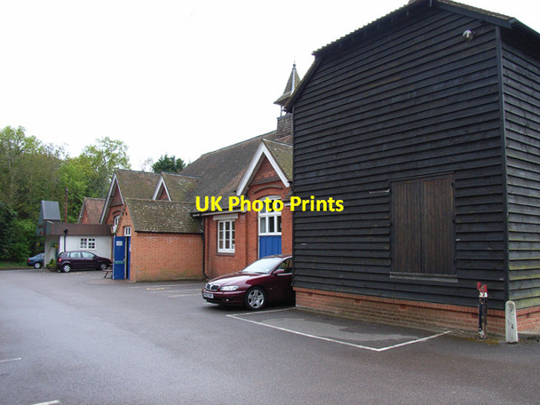 Photo 6"x4" Windlesham Village Club and Theatre Hatton Hill\/SU9364 c2006