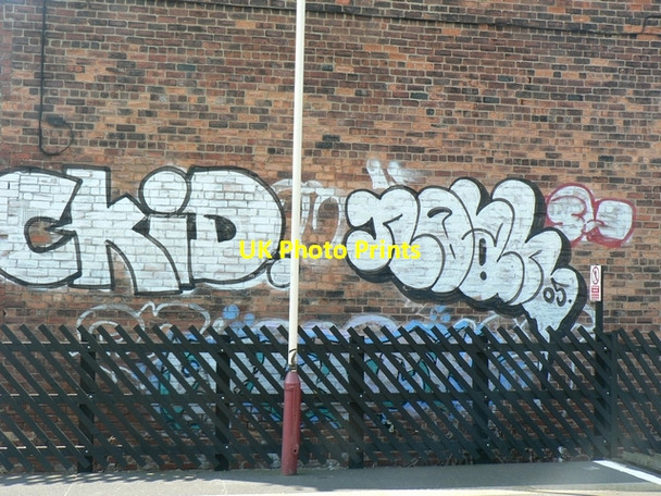 Photo 6"x4" Graffiti, Burley Park Station, Headingley Burley\/SE2734 c2006
