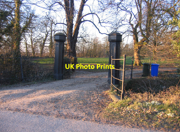 Photo 6"x4" Abbey Gates, Swineshead, Lincs Baythorpe c2006