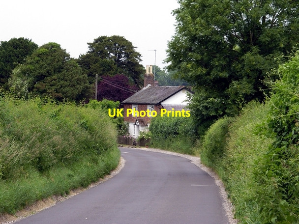 Photo 6"x4" Cottage near Yew Tree Farm Beauworth c2006