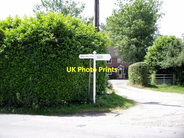 Photo 6"x4" Signpost at the north end of East Grimstead East Grimstead c2006