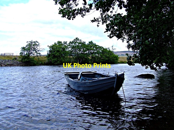 Photo 6"x4" A Boat on the River Conon Coul of Fairburn c2006