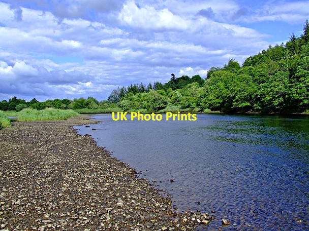 Photo 6"x4" Looking down the River Beauly Beauly c2006