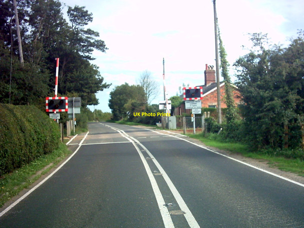 Photo 6"x4" Middleton Crossing Yoxford c2006