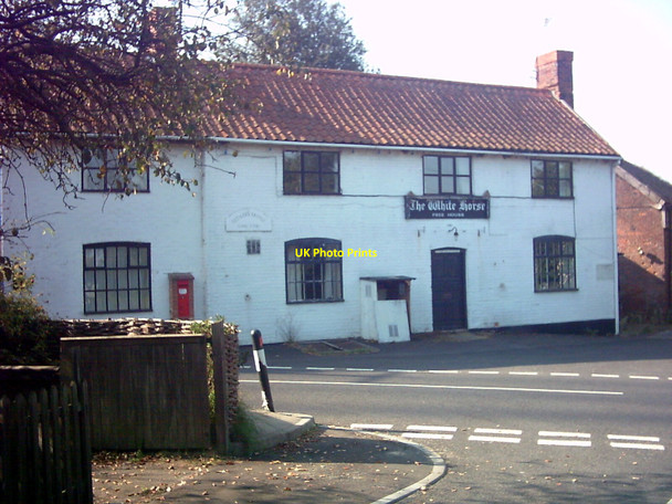 Photo 6"x4" The White Horse Public House, Sweffling Rendham c2006
