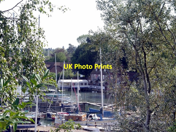 Photo 6"x4" River Hamble and the Jolly Sailor Lower Swanwick c2006