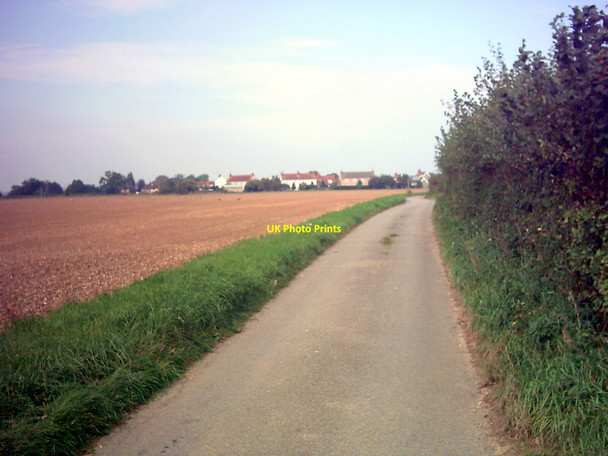 Photo 6"x4" Walnuts Lane, Pettistree Wickham Market c2006