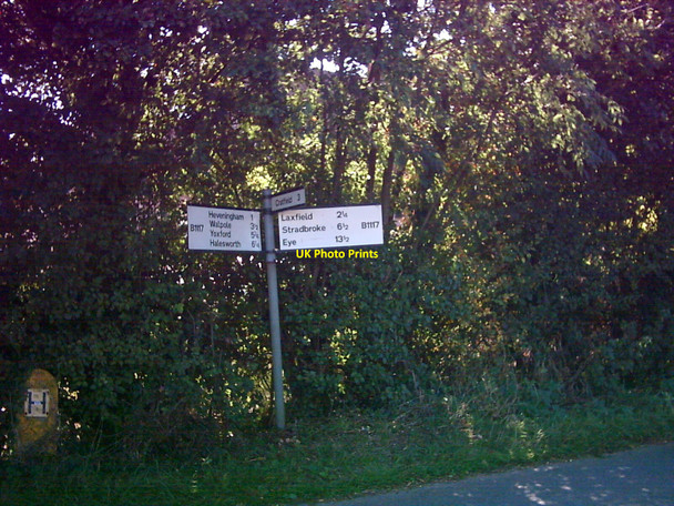 Photo 6"x4" Roadsign on the B1117 at Ubbeston Heveningham c2006