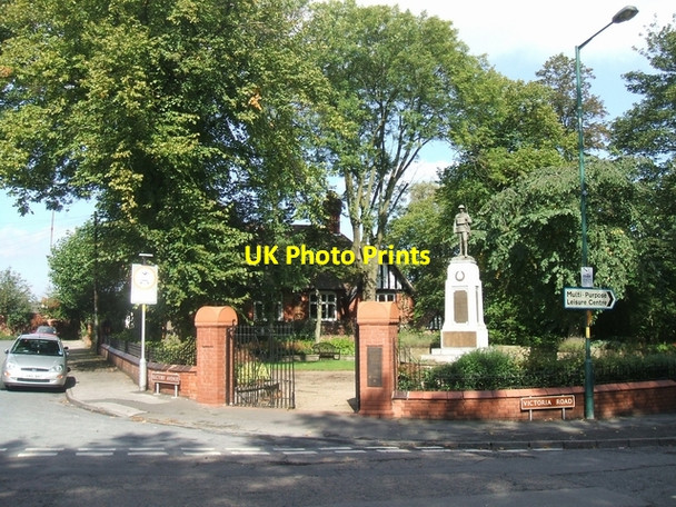 Photo 6"x4" Darlaston War Memorial Darlaston c2006