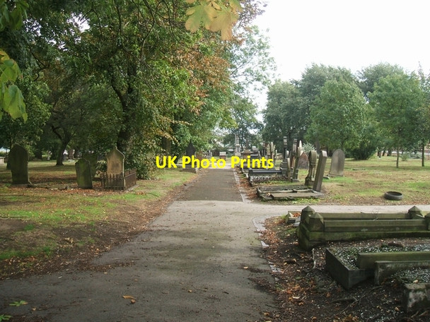 Photo 6"x4" Early autumn tints in the cemetery Willenhall\/SO9698 c2006