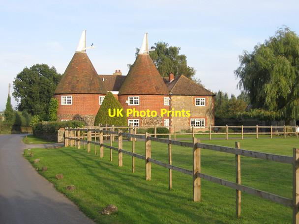 Photo 6"x4" Converted oast houses, Comp, Offham, Kent Comp c2006
