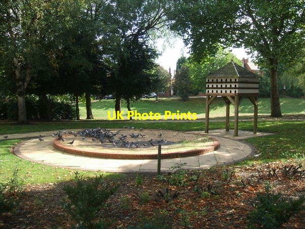 Photo 6"x4" Dovecote  in Victoria Park Darlaston c2006