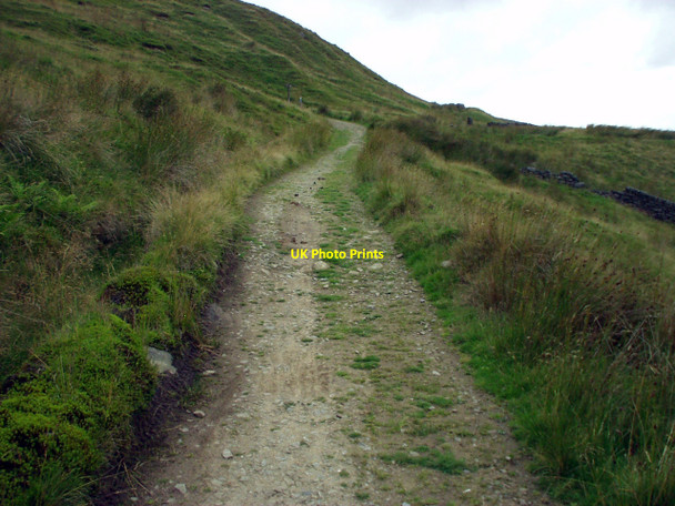 Photo 6"x4" Gorple Gate climbing the hillside above Widdop Reservoir Widdop Resr c2005