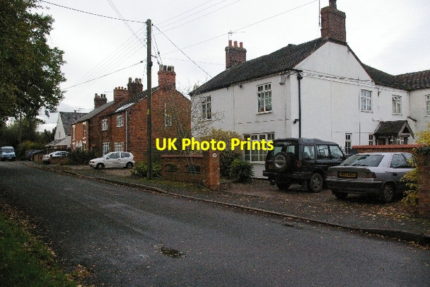 Photo 6"x4" Cottages in Station Road Worleston c2006