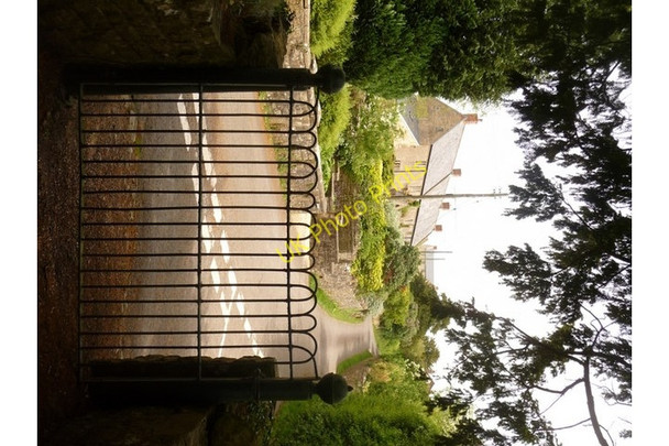 Photo 6"x4" Chesterblade: view from the churchyard Chesterblade c2009