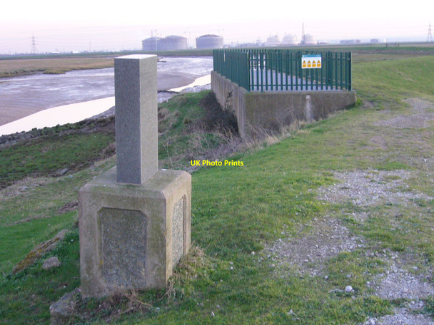 Photo 6"x4" Yantlet Creek Allhallows-on-Sea c2007