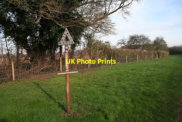 Photo 6"x4" Old Road Sign Church End\/SO8341 c2007