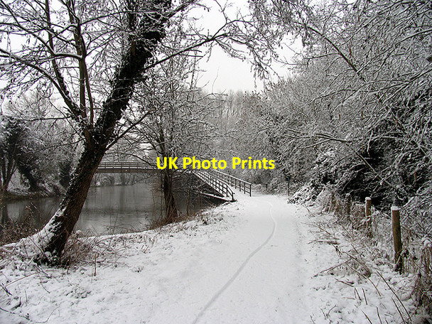 Photo 6"x4" Towpath and Footbridge: Kennet and Avon Canal Woolhampton c2007