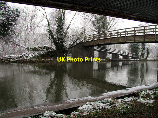 Photo 6"x4" Under the Bridge: Kennet and Avon Canal Woolhampton c2007